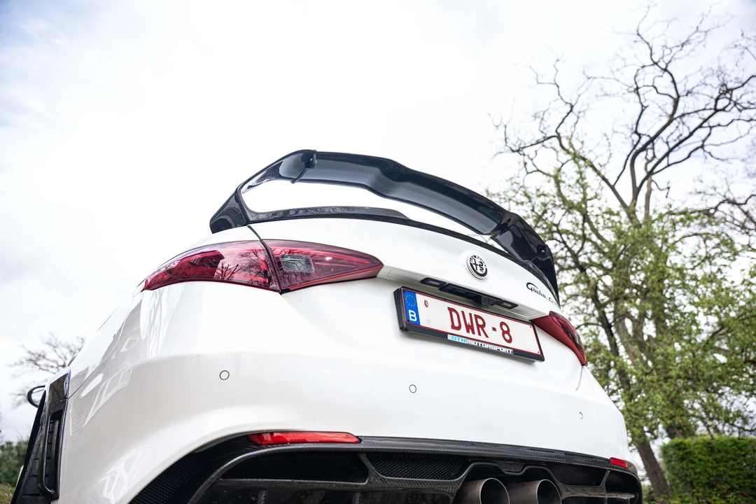2017 Alfa Romeo Giulia Quadrifoglio - Image 25 of 31