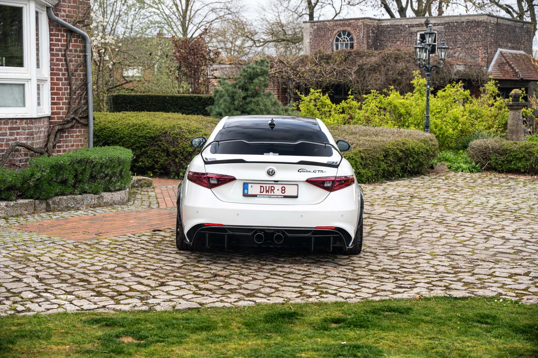 2017 Alfa Romeo Giulia Quadrifoglio - Image 6 of 31