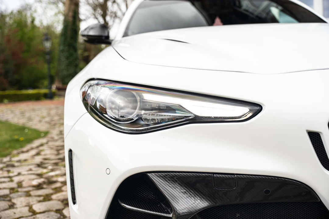 2017 Alfa Romeo Giulia Quadrifoglio - Image 28 of 31