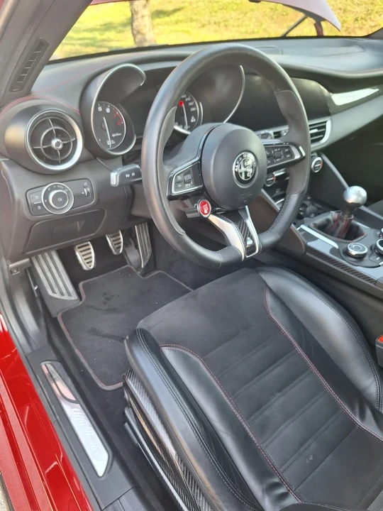 2017 Alfa Romeo Giulia Quadrifoglio - Image 23 of 31