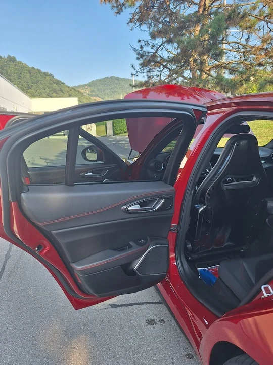 2017 Alfa Romeo Giulia Quadrifoglio - Image 25 of 31