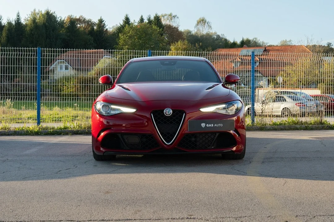 2017 Alfa Romeo Giulia Quadrifoglio - Image 3 of 31