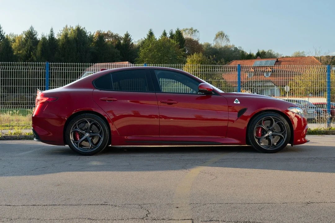 2017 Alfa Romeo Giulia Quadrifoglio - Image 4 of 31