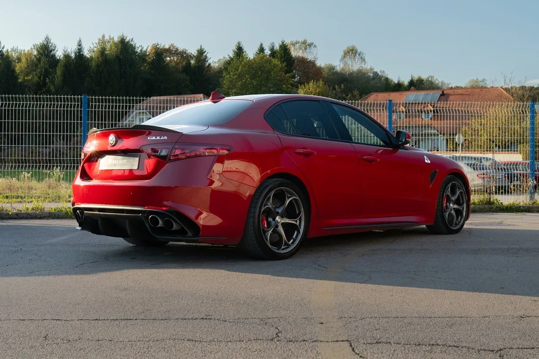2017 Alfa Romeo Giulia Quadrifoglio - Image 5 of 31