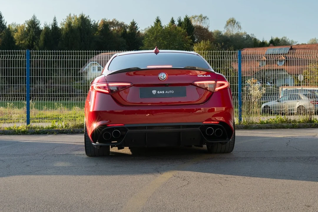 2017 Alfa Romeo Giulia Quadrifoglio - Image 6 of 31