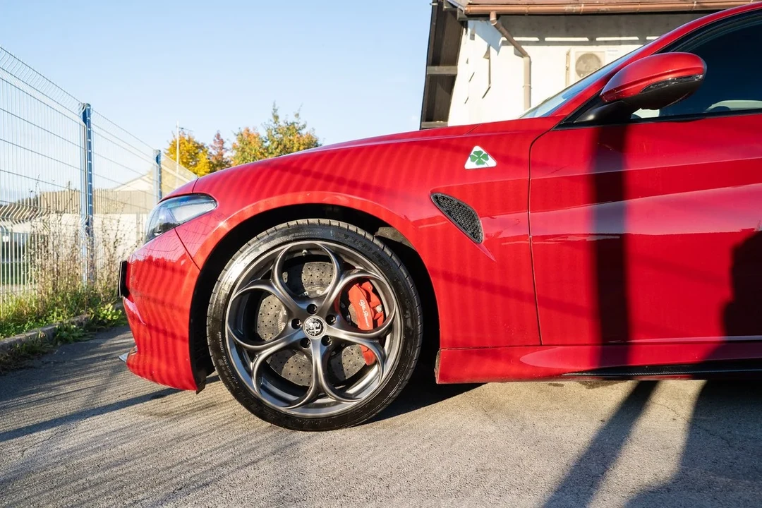 2017 Alfa Romeo Giulia Quadrifoglio - Image 10 of 31