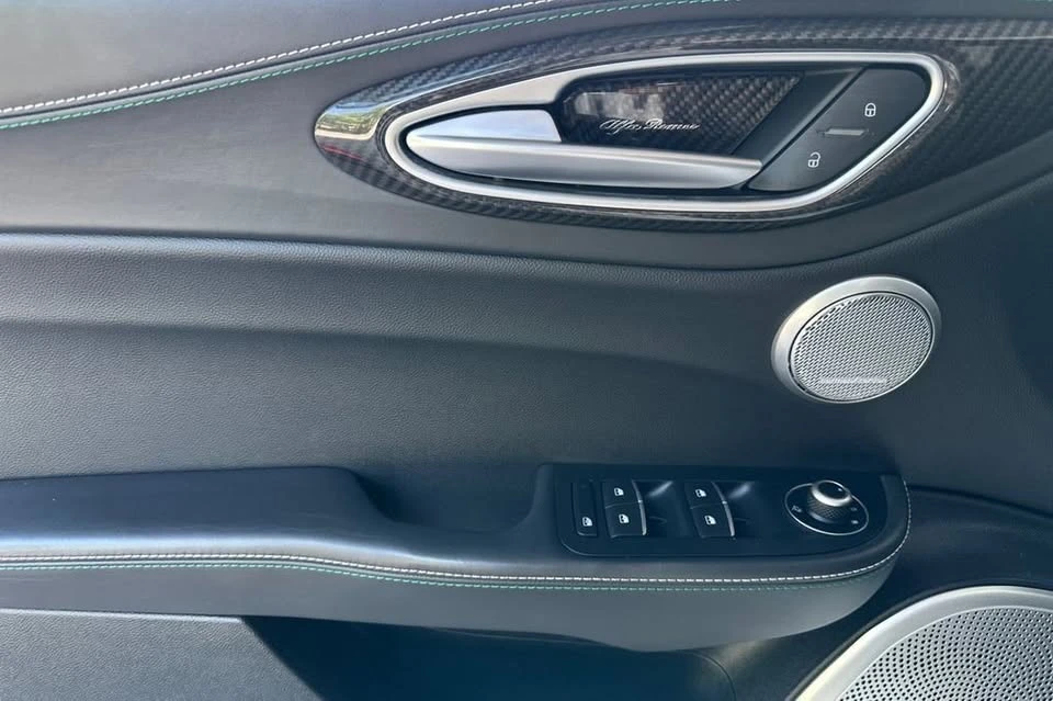 2017 Alfa Romeo Giulia Quadrifoglio - Image 11 of 20