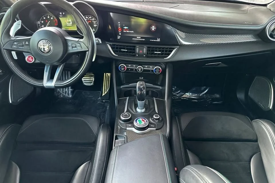 2017 Alfa Romeo Giulia Quadrifoglio - Image 13 of 20