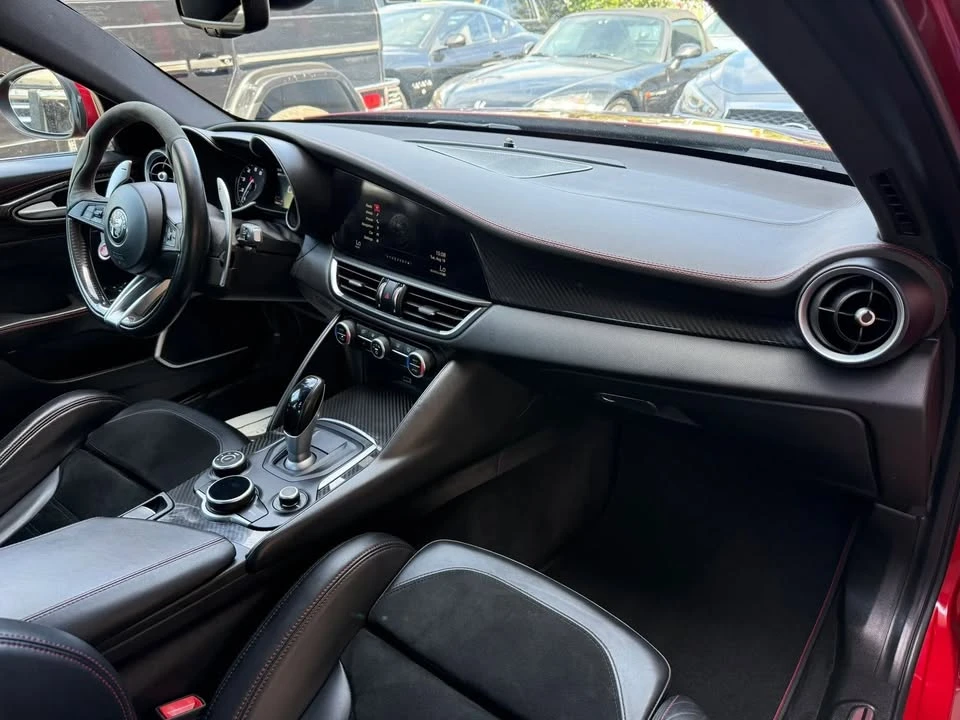 2017 Alfa Romeo Giulia Quadrifoglio - Image 13 of 20