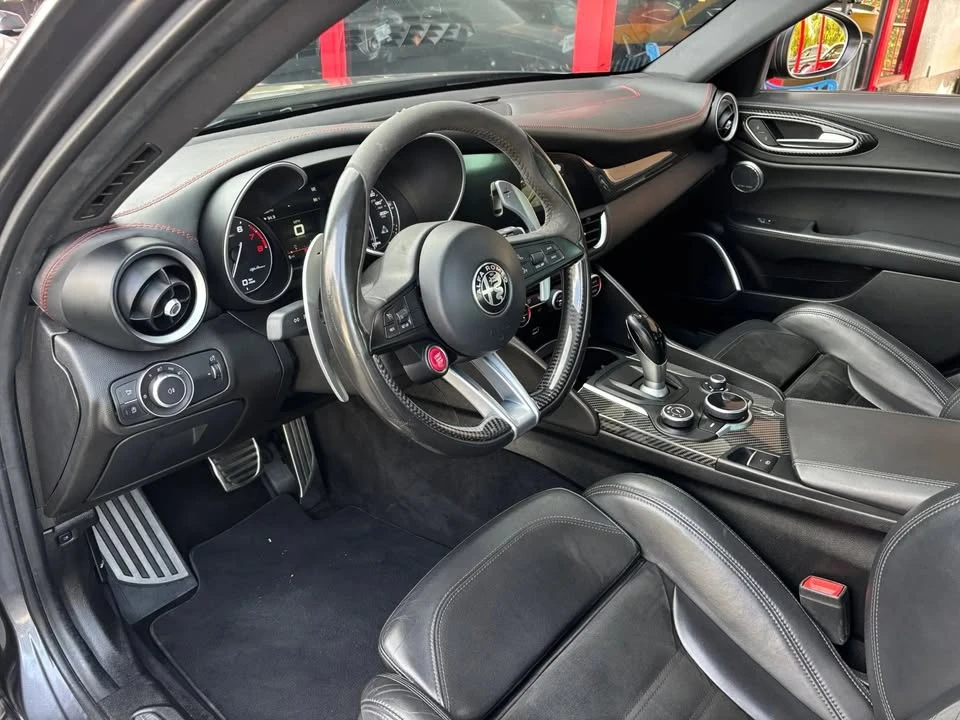 2017 Alfa Romeo Giulia Quadrifoglio - Image 9 of 20