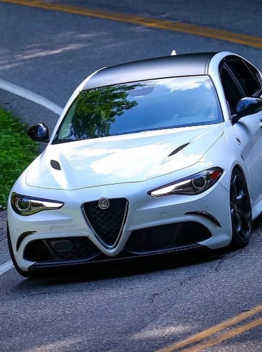 2017 Alfa Romeo Giulia Quadrifoglio - Image 6 of 14