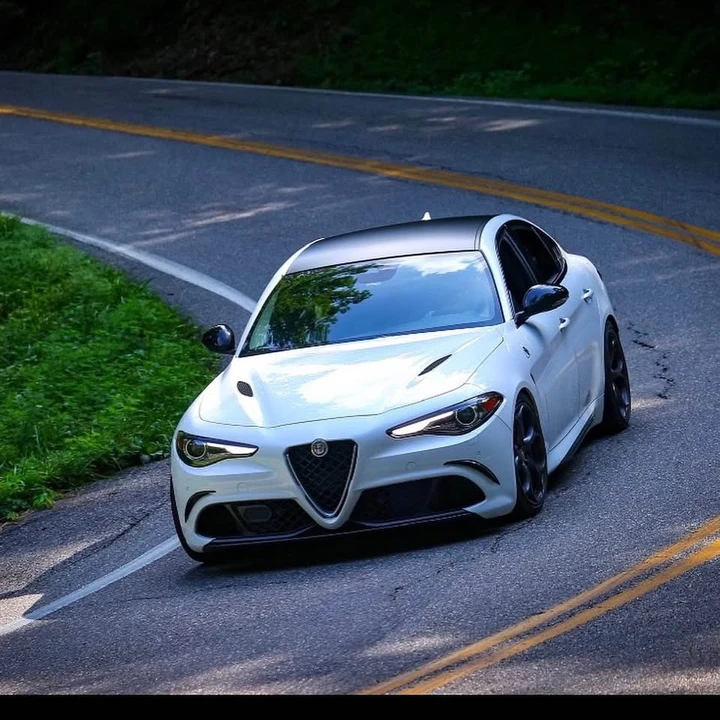 2017 Alfa Romeo Giulia Quadrifoglio - Image 11 of 14
