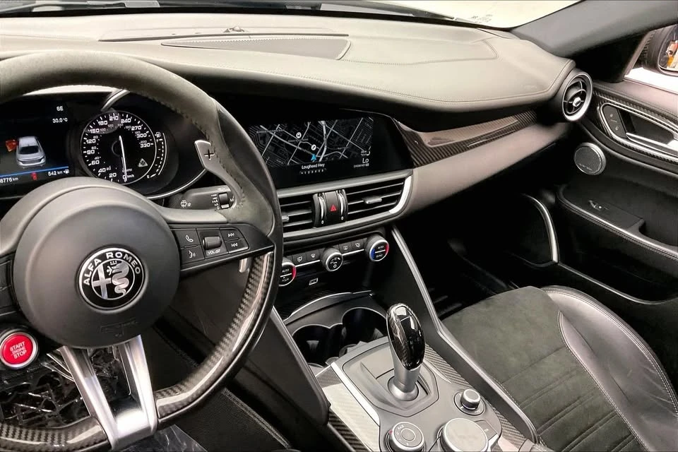 2017 Alfa Romeo Giulia Quadrifoglio - Image 8 of 20