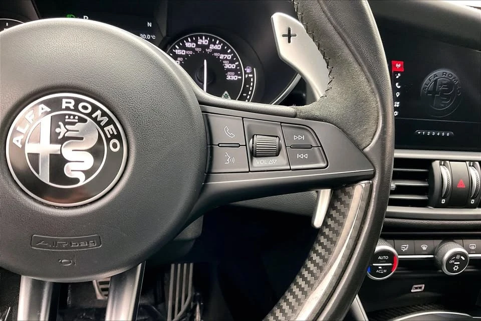 2017 Alfa Romeo Giulia Quadrifoglio - Image 11 of 20