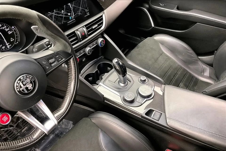 2017 Alfa Romeo Giulia Quadrifoglio - Image 14 of 20