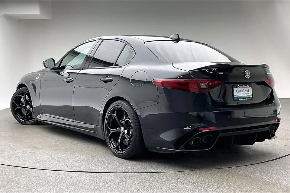 2017 Alfa Romeo Giulia Quadrifoglio - Image 3 of 20