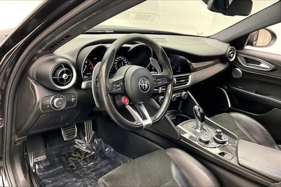 2017 Alfa Romeo Giulia Quadrifoglio - Image 13 of 20