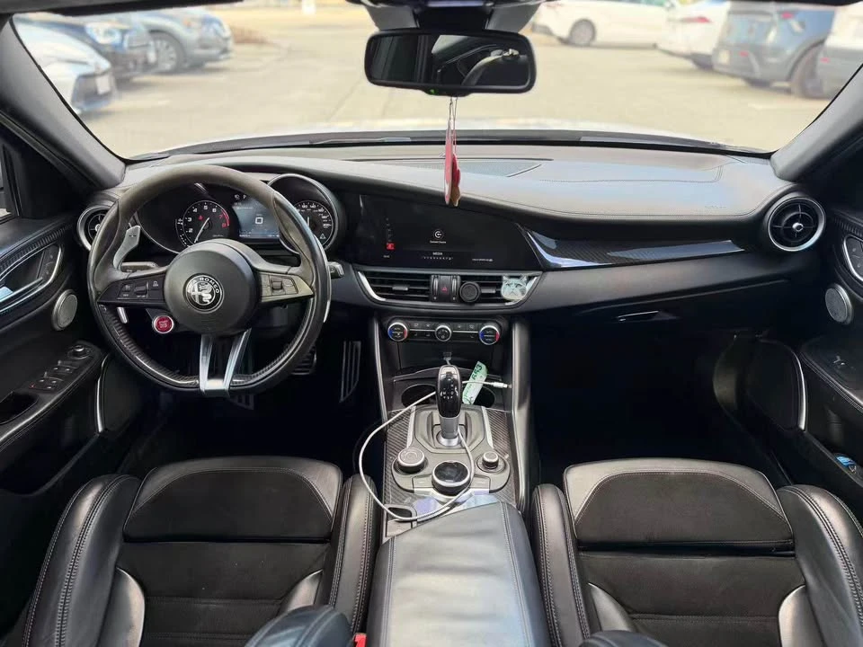 2017 Alfa Romeo Giulia Quadrifoglio - Image 6 of 13