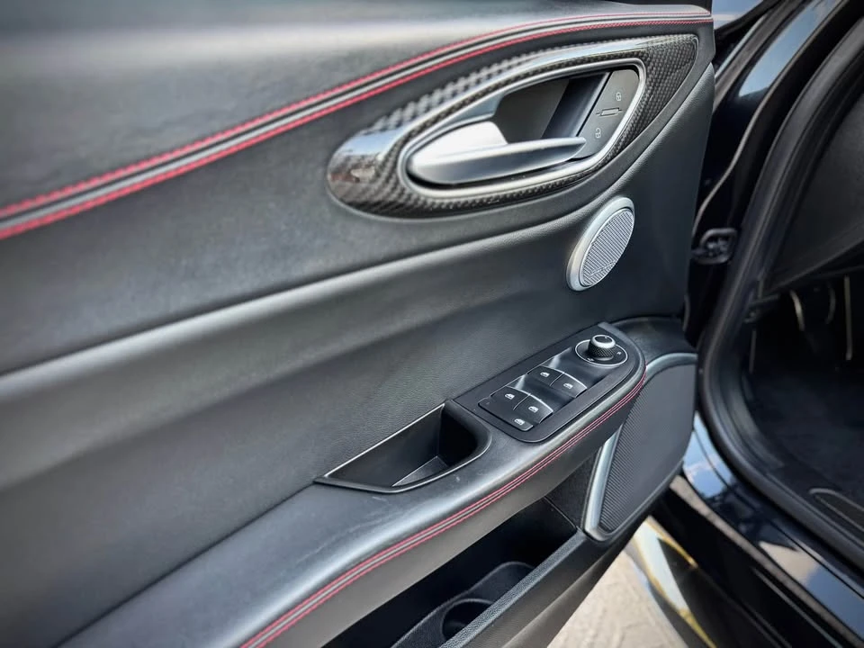 2017 Alfa Romeo Giulia Quadrifoglio - Image 17 of 20