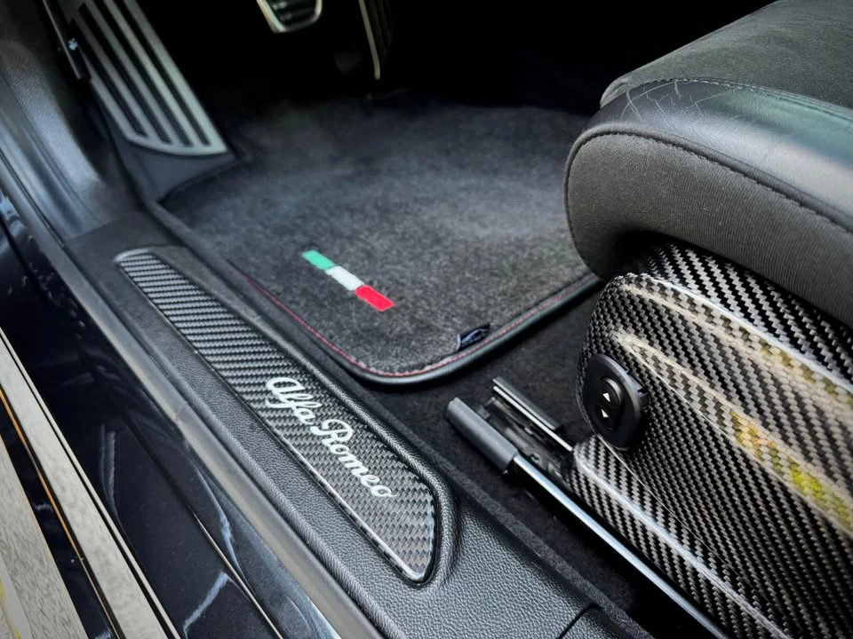 2017 Alfa Romeo Giulia Quadrifoglio - Image 18 of 20