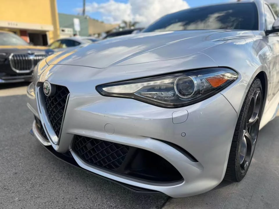 2017 Alfa Romeo Giulia Quadrifoglio - Image 5 of 13