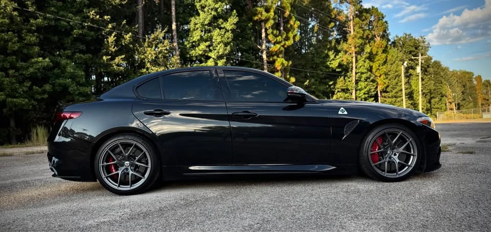 2017 Alfa Romeo Giulia Quadrifoglio - Image 3 of 20