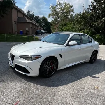 2017 Alfa Romeo Giulia Quadrifoglio