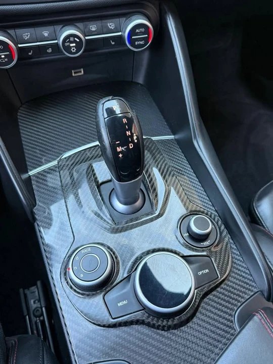 2017 Alfa Romeo Giulia Quadrifoglio - Image 13 of 20