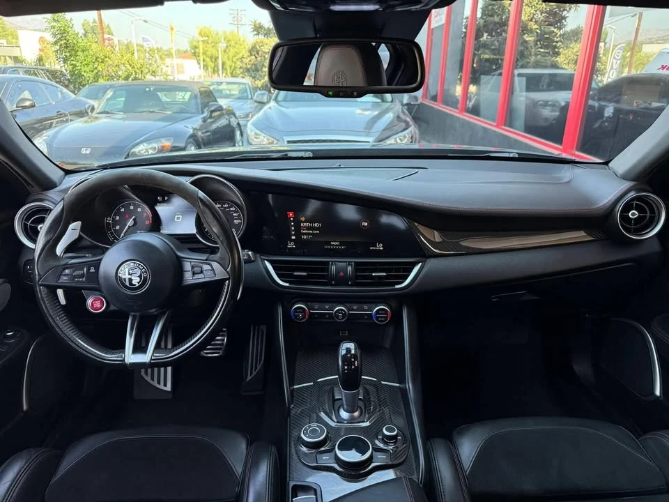 2017 Alfa Romeo Giulia Quadrifoglio - Image 9 of 20