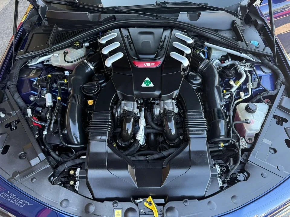 2017 Alfa Romeo Giulia Quadrifoglio - Image 17 of 20