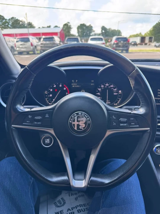 2017 Alfa Romeo Giulia Quadrifoglio - Image 18 of 20