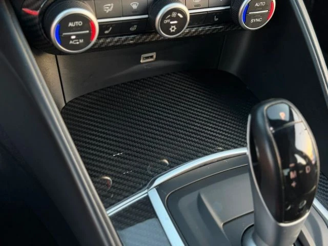 2017 Alfa Romeo Giulia Quadrifoglio - Image 28 of 31