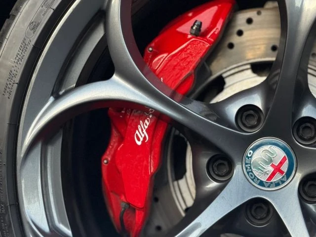2017 Alfa Romeo Giulia Quadrifoglio - Image 11 of 31