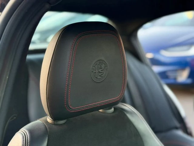 2017 Alfa Romeo Giulia Quadrifoglio - Image 27 of 31