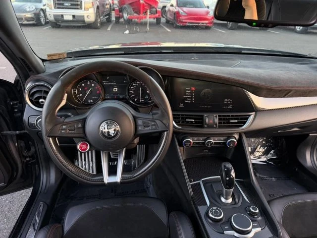 2017 Alfa Romeo Giulia Quadrifoglio - Image 25 of 31