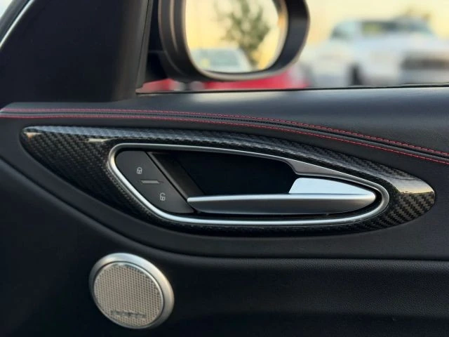 2017 Alfa Romeo Giulia Quadrifoglio - Image 23 of 31