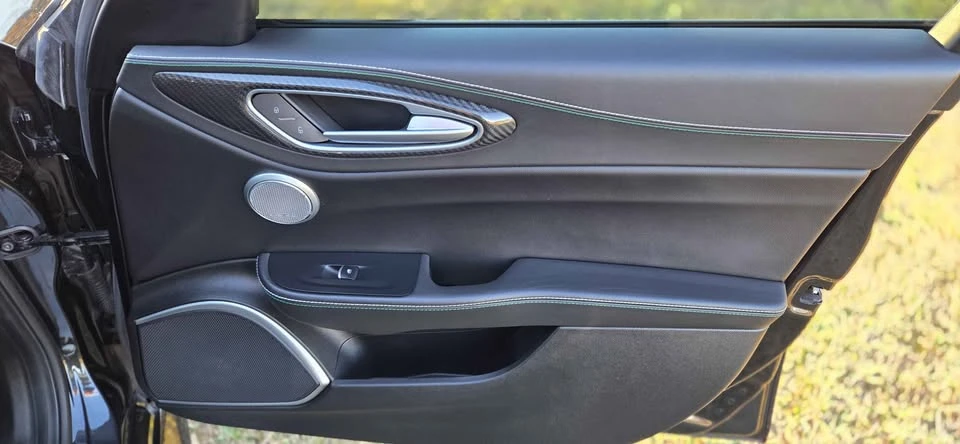 2017 Alfa Romeo Giulia Quadrifoglio - Image 13 of 17