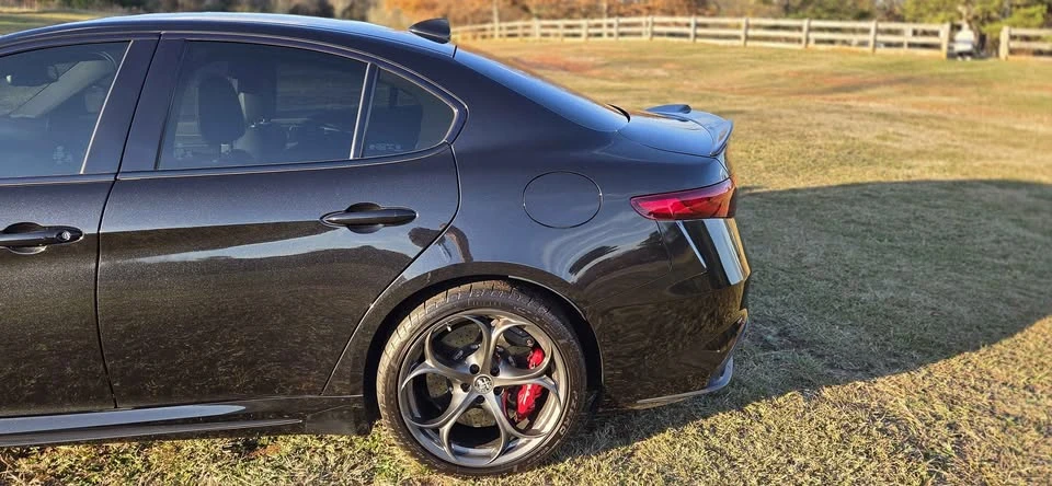 2017 Alfa Romeo Giulia Quadrifoglio - Image 10 of 17