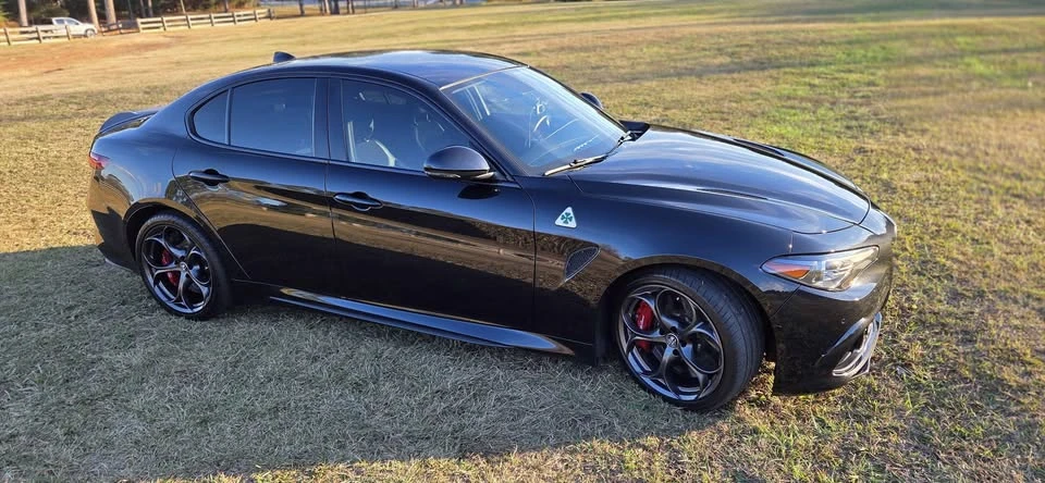 2017 Alfa Romeo Giulia Quadrifoglio - Image 4 of 17