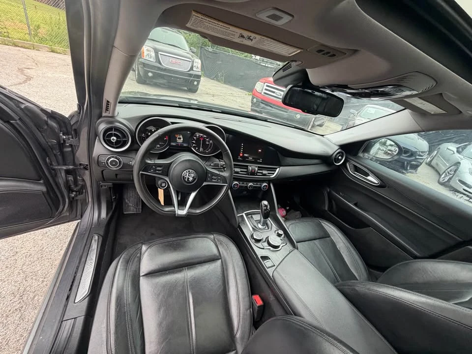 2017 Alfa Romeo Giulia Quadrifoglio - Image 15 of 17