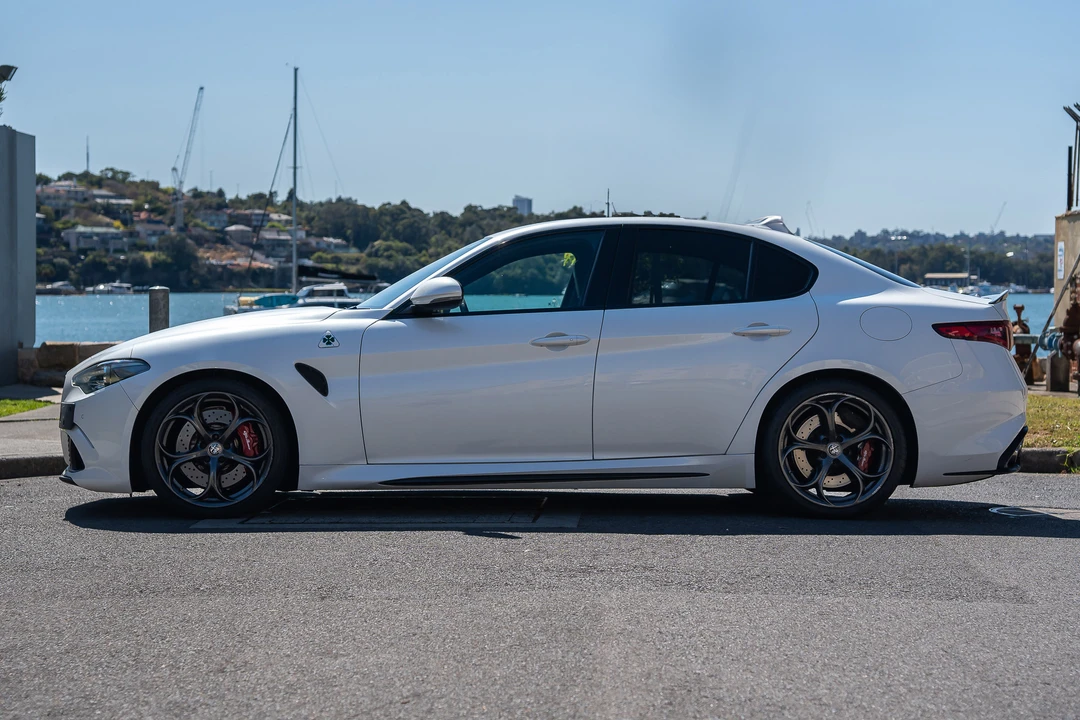 2017 Alfa Romeo Giulia Quadrifoglio - Image 4 of 31