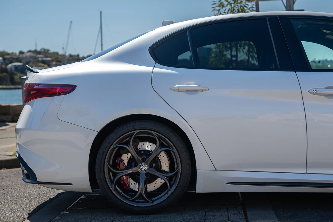 2017 Alfa Romeo Giulia Quadrifoglio - Image 13 of 31