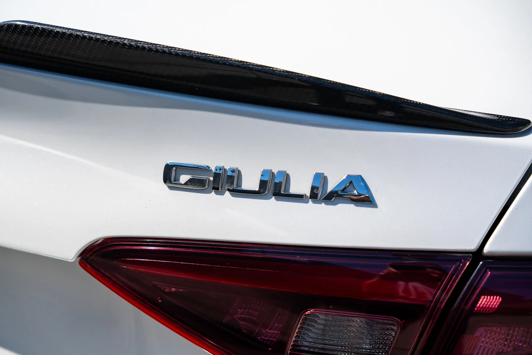 2017 Alfa Romeo Giulia Quadrifoglio - Image 28 of 31