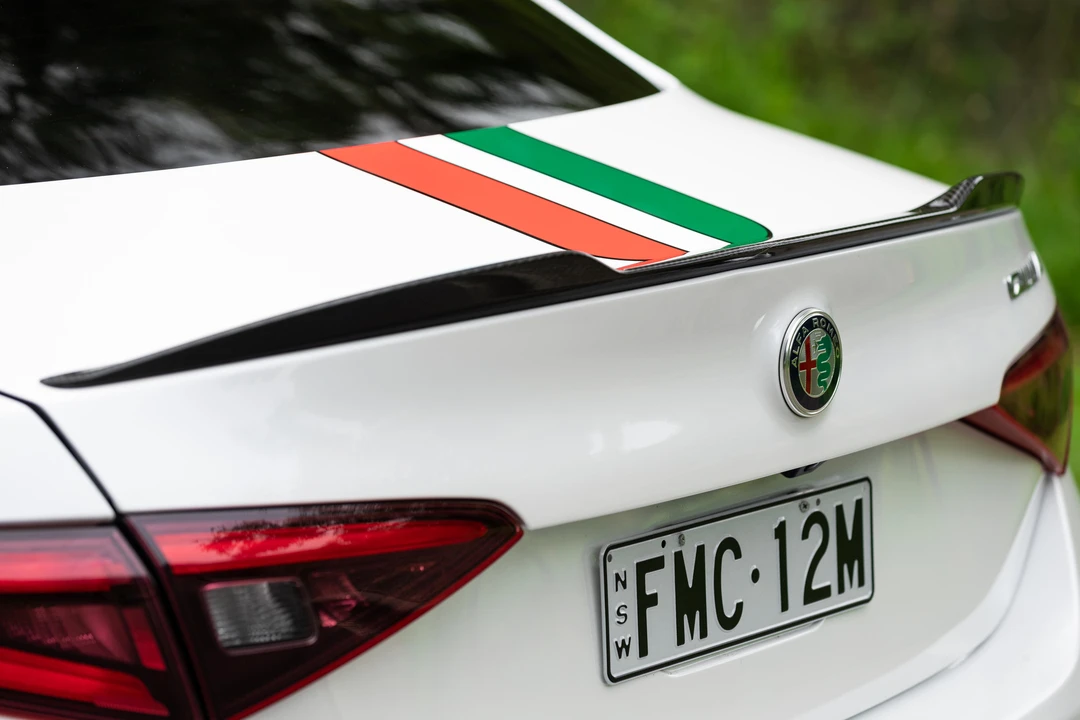 2017 Alfa Romeo Giulia Quadrifoglio - Image 29 of 31