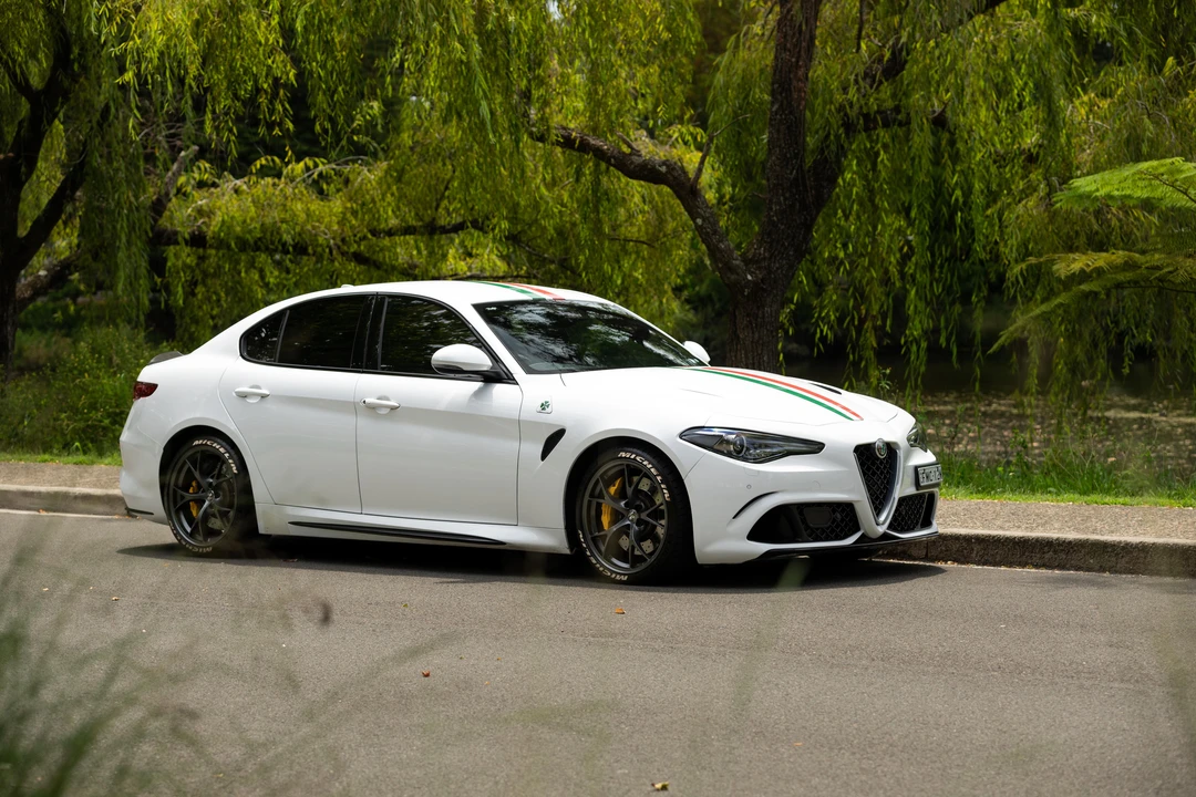 2017 Alfa Romeo Giulia Quadrifoglio - Image 13 of 31