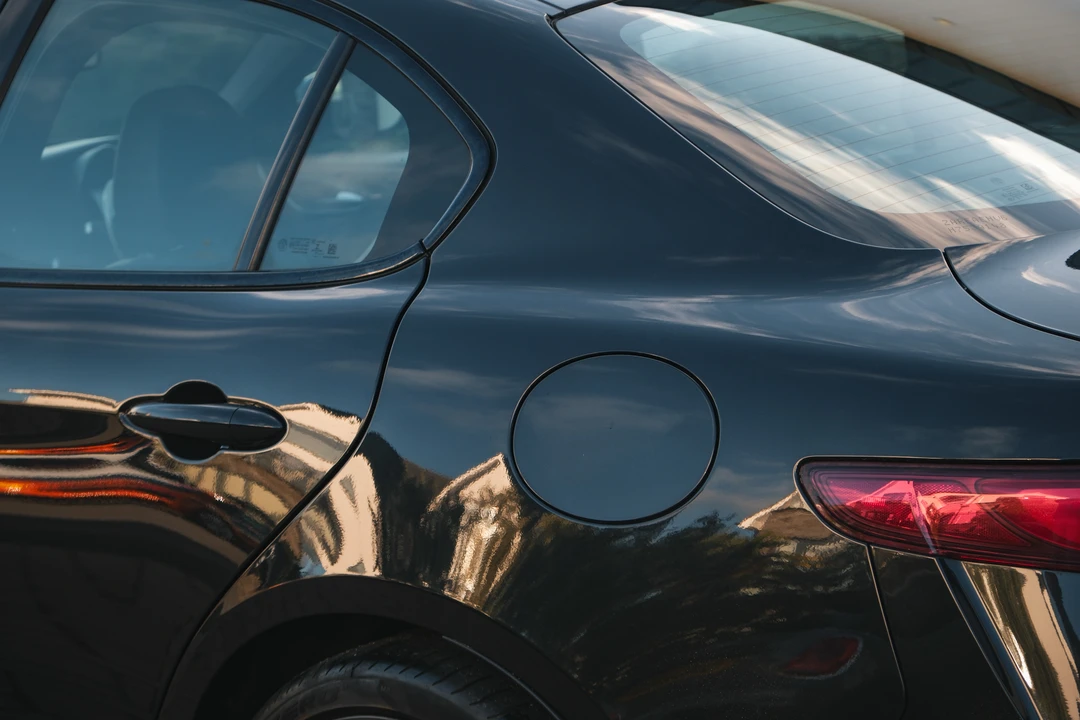 2017 Alfa Romeo Giulia Quadrifoglio - Image 18 of 31