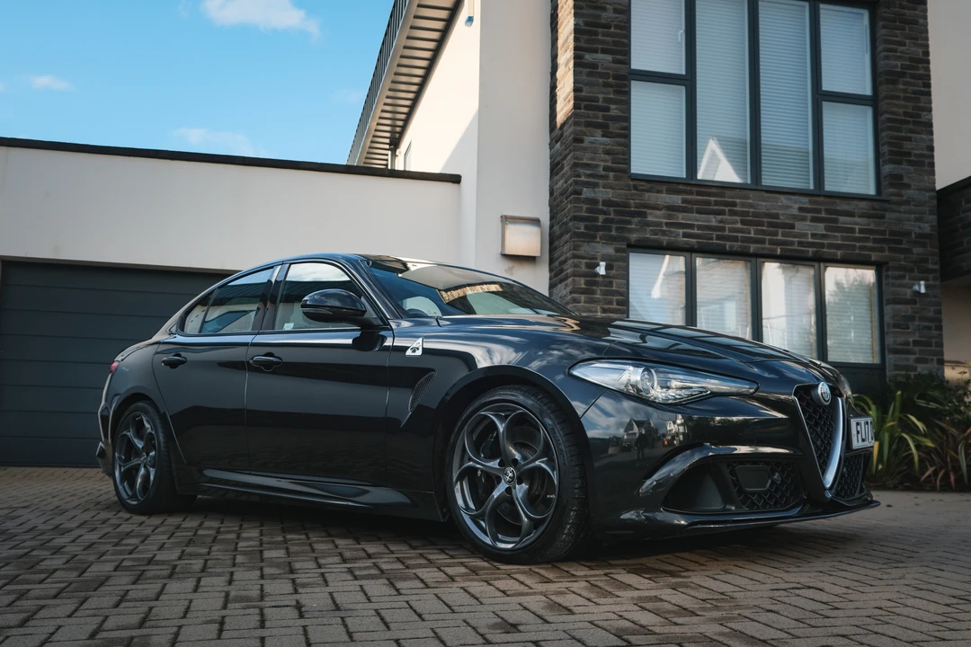 2017 Alfa Romeo Giulia Quadrifoglio - Image 11 of 31
