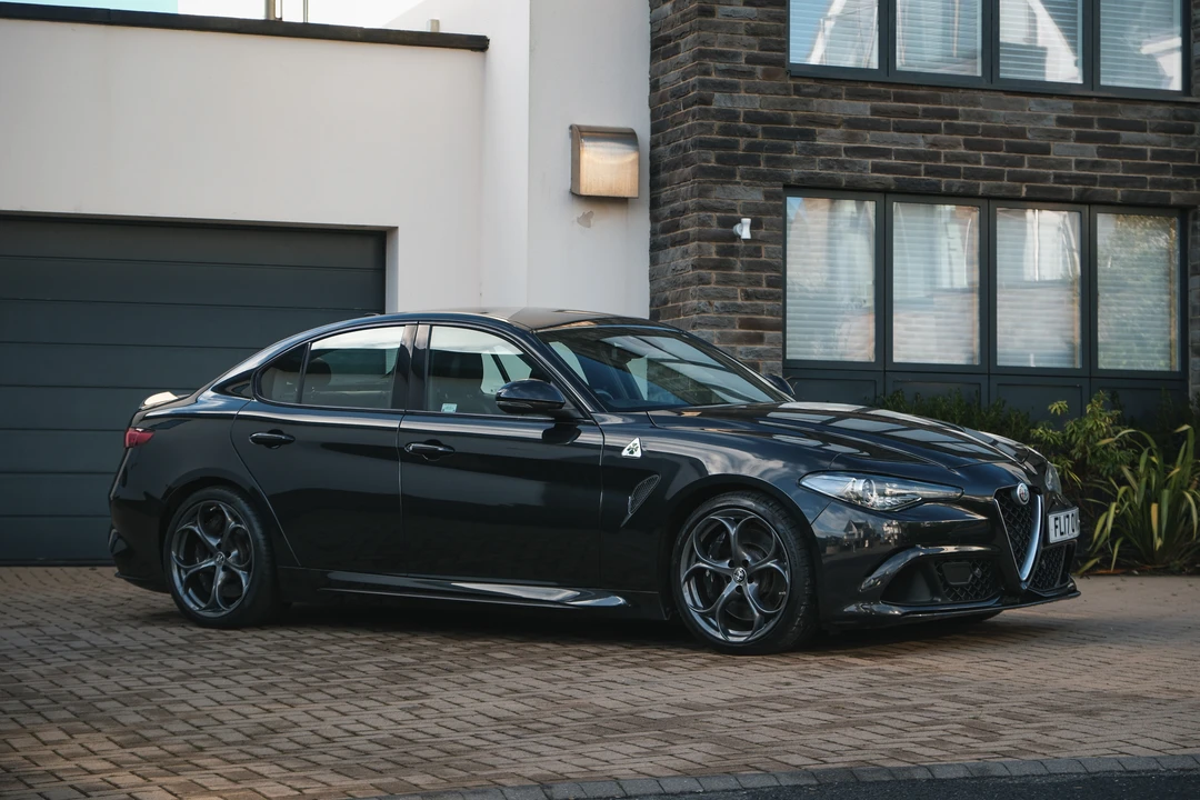 2017 Alfa Romeo Giulia Quadrifoglio - Image 9 of 31