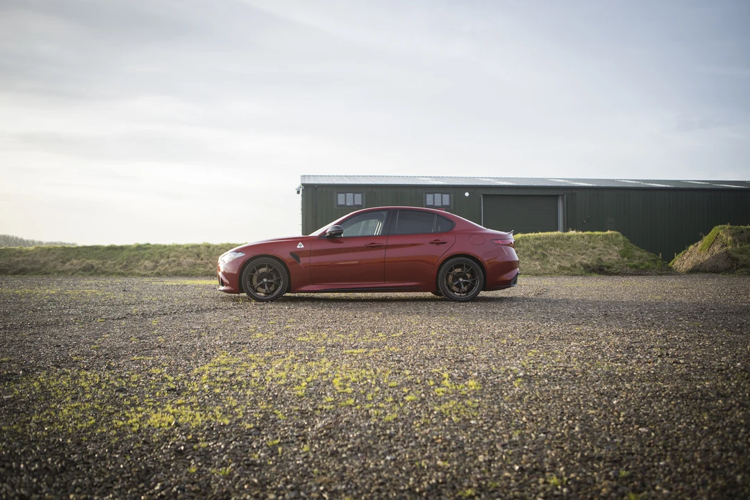 2017 Alfa Romeo Giulia Quadrifoglio - Image 9 of 31