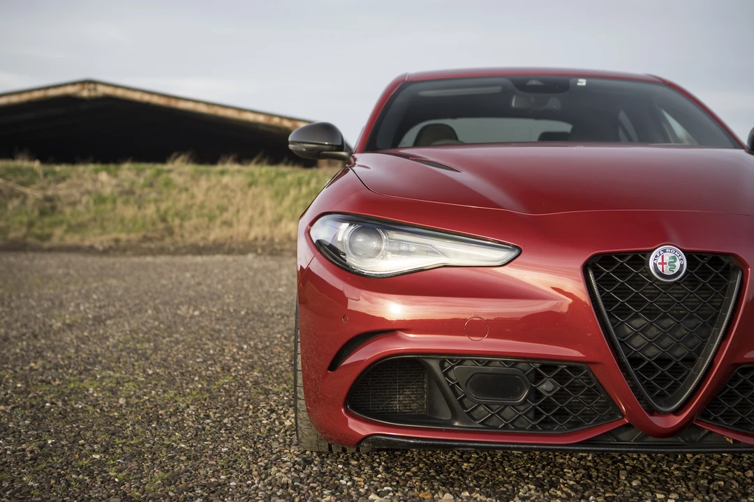 2017 Alfa Romeo Giulia Quadrifoglio - Image 20 of 31